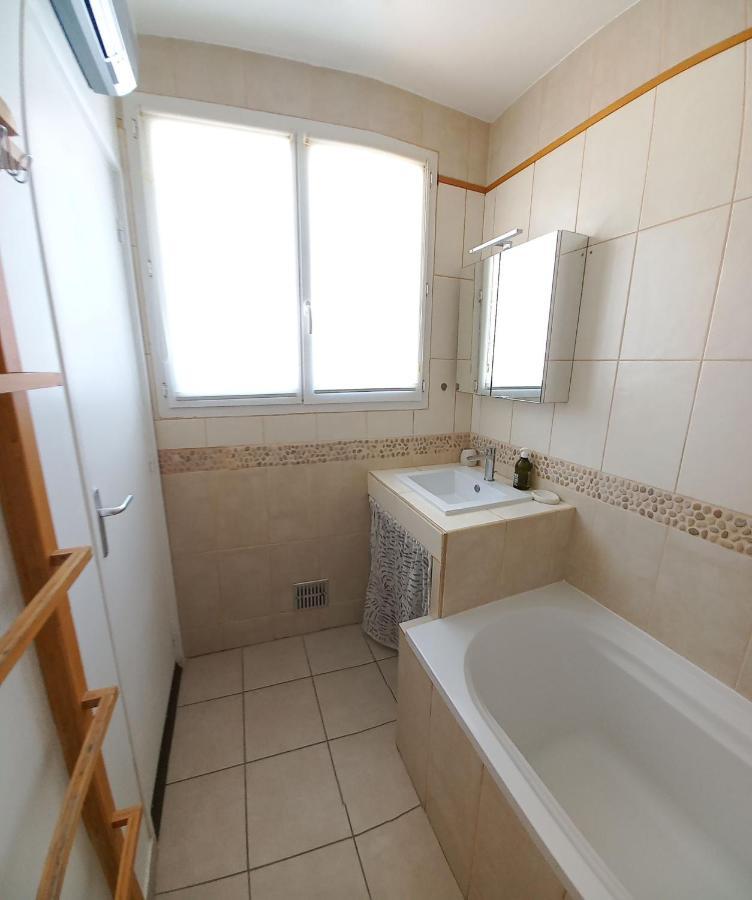 L'Hippocampe: Beachside Retreat with King-Size Comfort La Seyne-sur-Mer Exterior photo