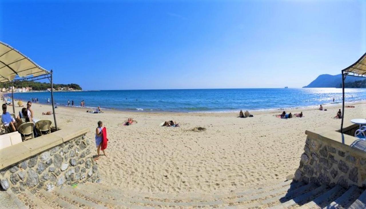 L'Hippocampe: Beachside Retreat with King-Size Comfort La Seyne-sur-Mer Exterior photo